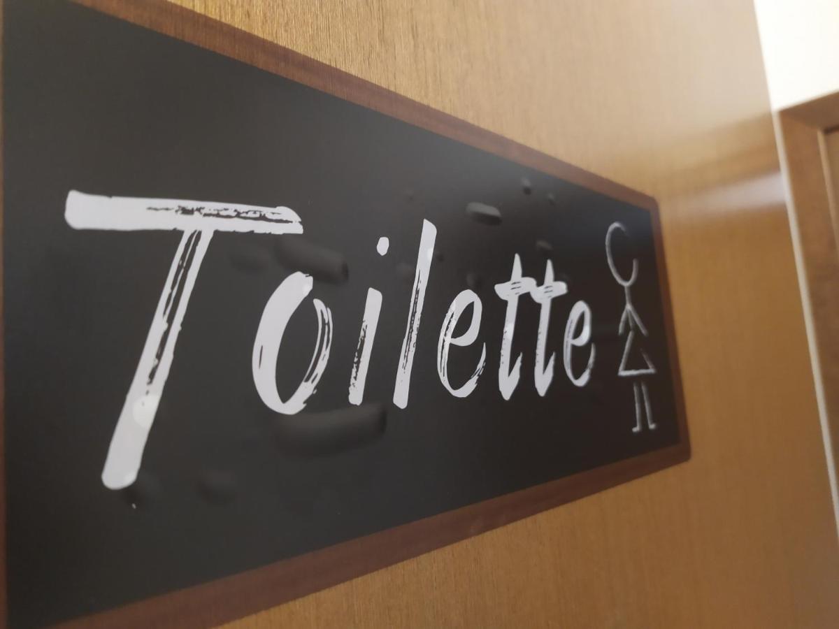 La Quiete Hotel Senna Comasco Eksteriør billede